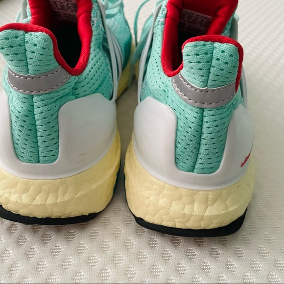 ULTRABOOST DNA 1.0 SHOES - Picture 8 of 9